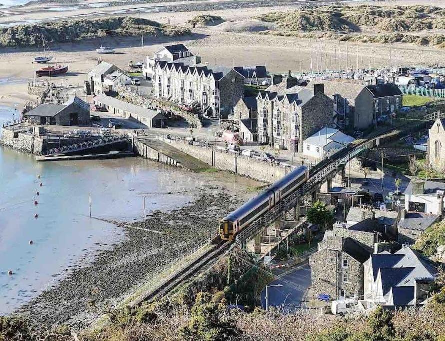 Harbourside 2 Bed Apartment, Barmouth Bridge Views Exterior photo