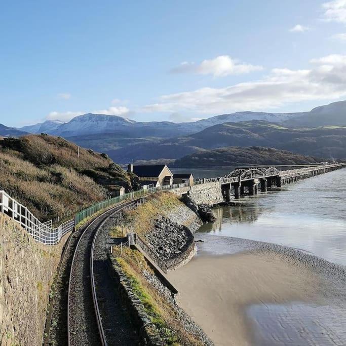 Harbourside 2 Bed Apartment, Barmouth Bridge Views Exterior photo