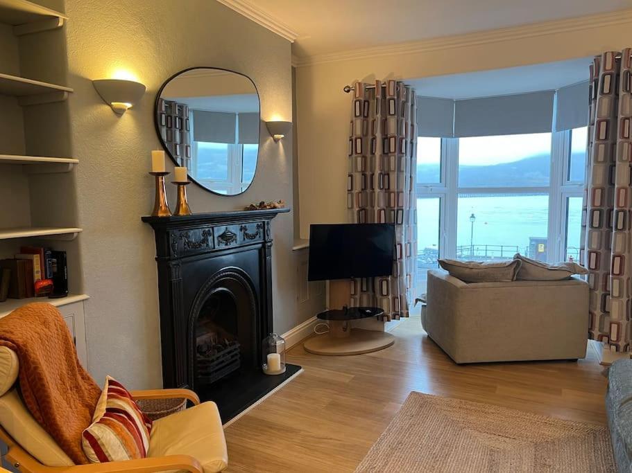 Harbourside 2 Bed Apartment, Barmouth Bridge Views Exterior photo